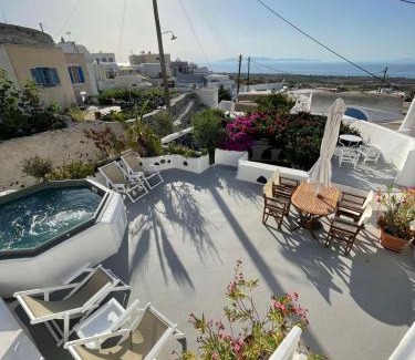 Finikia House | Gemini Cave Tzimara ,with mini plunge pool and hot tub