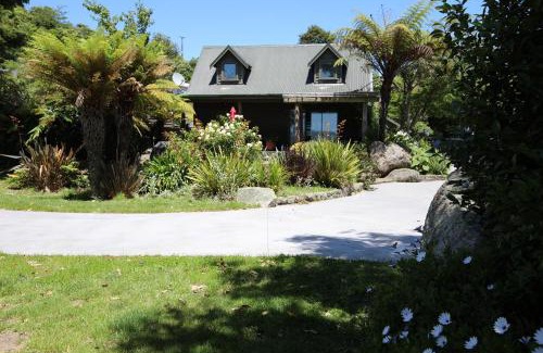 Kawaha Point Ski Chalet | Gemini Lodge