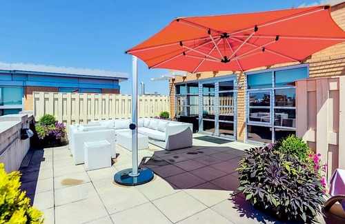 Logan Circle Apartment | Generous Logan Circle 2BR w/W/D, Roof BBQ, walk to Metro, by Blueground