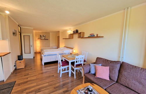 Heiligenhafen Apartment | Generously cut and fully equipped holiday apartment for 4 people (Schl