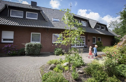 Lembruch Apartment | Generously equipped and very spacious, family vacation apartment (4)