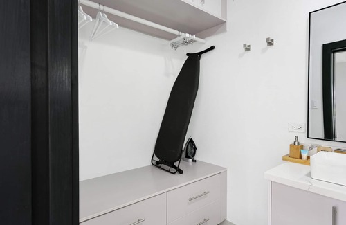 Cove Bay Hotel | Genesis Residences nMeads Bay 1 - Downstairs Unit
