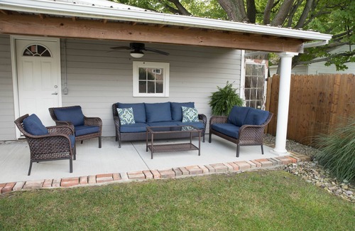 Geneva House | Geneva Ohio 4 Bedroom House - King Bed - 5 Min From Wineries, GOTL & SPIRE