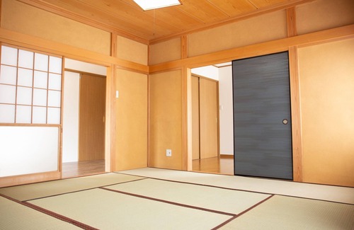 Katakai House | Genki na yado Katakai 3 min. walk to the beach! Japanese-style room with 8 tatami mats and Western-style room with 6 tatami mats, spacious living room, 2LDK, 2 parking spaces.