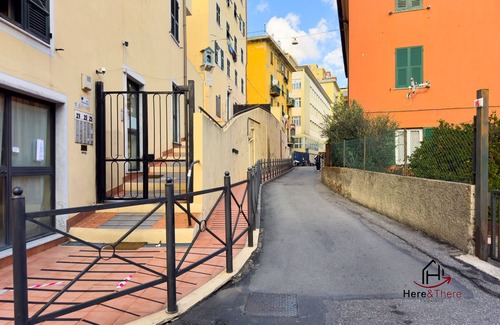 Lagaccio Apartment | [Genoa Centre] Porto Antico 7min Trains 4min