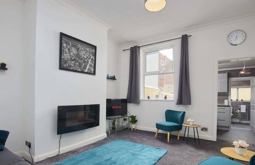 Goole Apartment | Genoa House by Lavender Stays Free Wi-Fi, 6 guests