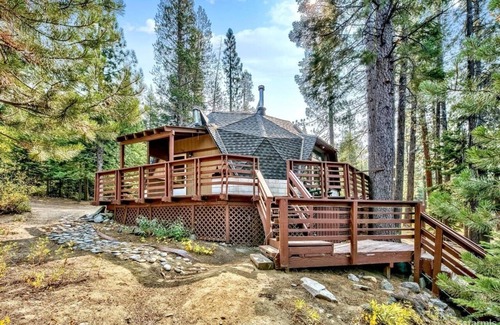 Country Club Estates House | Geodesic Dome Retreat in South Lake Tahoe - Monthly Rental - WFH