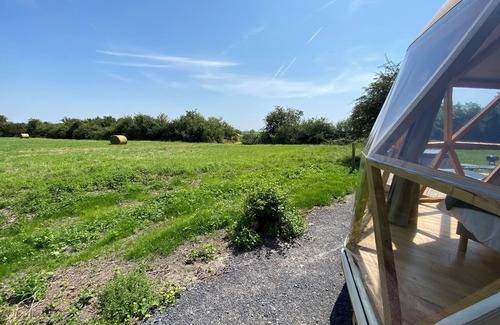 Favieres Cabin | Geodesic dome with spa in the Baie de Somme