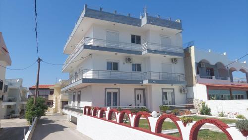 Petaloudes Apartment | George & Chrysi Apart