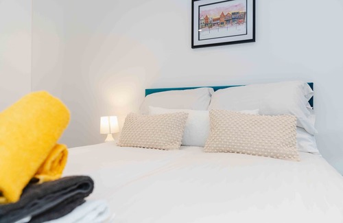 Hull Old Town Apartment | George House Modern Apartments by VICHY