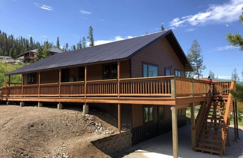 Georgetown House | Georgetown Lake House With 4 bedrooms, 3 bathrooms, game room, fire pit, & more