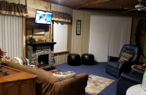 Claxton House | Georgia's Family-Friendly Octagon Cabin Getaway in Claxton