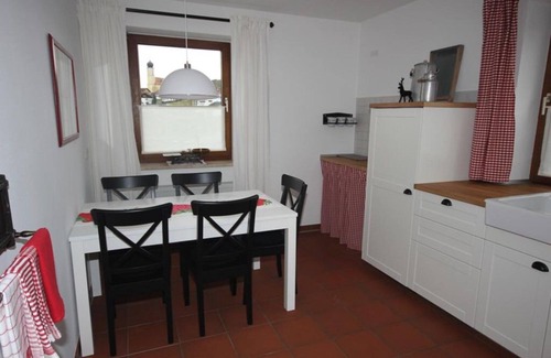 Zandt Apartment | Gepflegte, großzügige Ferienwohnung in ruhiger Dorfrandlage