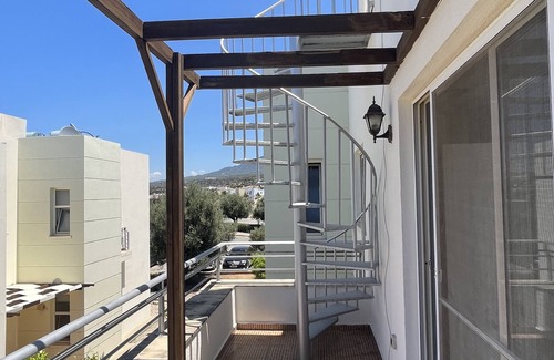 Esentepe Condo | Gepflegtes 3-zimmer-meerblick App. mit 2 Bädern, 2 Balkonen + Privates Rooftop