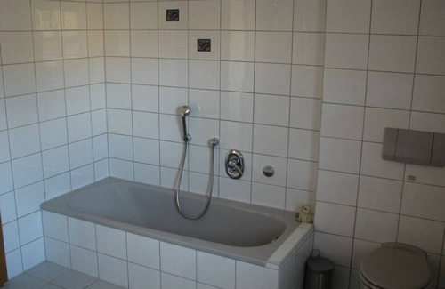 Zirndorf Apartment | Geräumige Ferienwohnung für bis zu sechs Personen nähe Playmobilland!