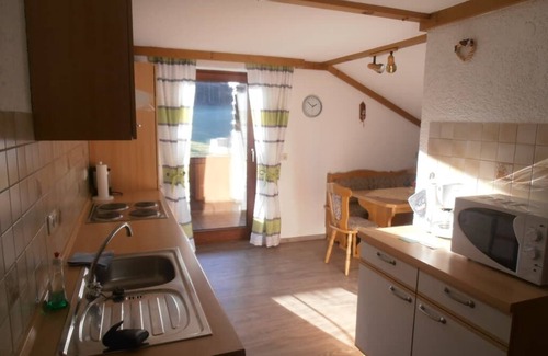 Zandt Apartment | Geräumige FeWo (115 m2) mit Balkon und Garten - perfekt für Ihren Familienurlaub!