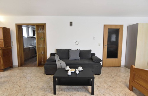 Krizine Apartment | Geräumige Kellerwohnung in der Nähe von Umag