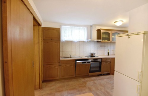 Krizine Apartment | Geräumige Kellerwohnung in der Nähe von Umag