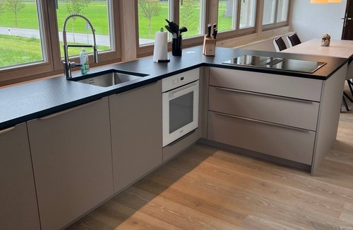 Kruen Condo | Geräumige, neu Gebaute Maisonette-wohnung, 85qm, mit Vielen Annehmlichkeiten