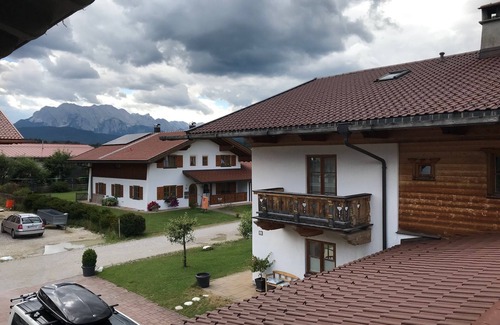 Kruen Condo | Geräumige, neu Gebaute Maisonette-wohnung, 85qm, mit Vielen Annehmlichkeiten