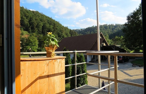 Bad Wildungen House | Geräumiges Ferienhaus im Kellerwal mit Terrasse