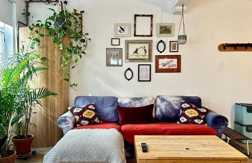 Innenstadt Apartment | Geräumiges Studio in der Altstadt mit Küche & Kingsize Bett Come In