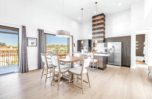 Siesta Key Condo | Gertrude's | Resort-like penthouse & pool, 500ft to private beach access and Siesta's whitest sand!