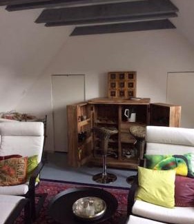 Leutkirch im Allgau Apartment | Geschmackvolles Dachstudio in der Innenstadt