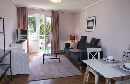 Bad Mergentheim Apartment | Geschmackvoll eingerichtete 50qm Ferienwohnung mit Südbalkon, kostenfreies Parken und WLAN