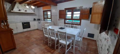 Llanes House | Gestiona2R - Casa con finca en Pendueles al lado de la playa