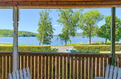 Huskvarna Apartment | Get a breath of fresh sea air at lake Landsjön