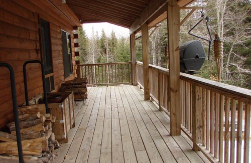 Machias House | Get Away at this Cozy Escape in the Woods!
