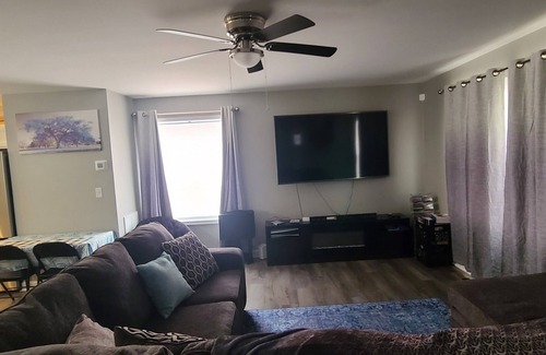 Milford House | Get away in New home away from home Near the beach!