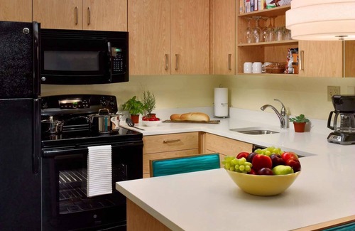 Flagstaff Hotel | Get Ready for Blissful Getaway! w/Outdoor Pool, Pet-Friendly, Near 18th Tee Box