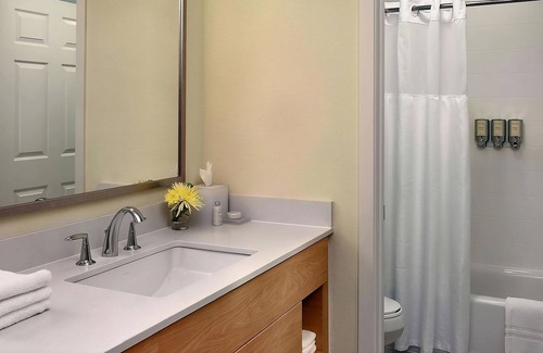 Monmouth Junction Resort | Get Ready for Blissful Getaway! w/Seasonal Pool, Pets are Allowed