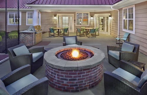 Avon Apartment | Get Ready for Blissful Getaway! 2 Cozy Units, Free Breakfast and Parking!