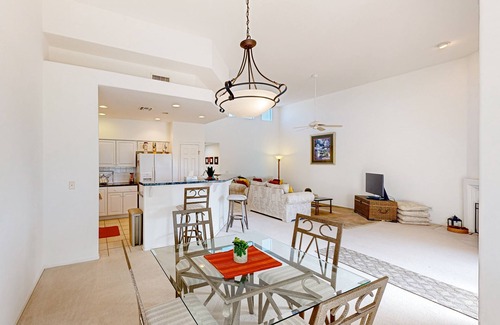 Casas Adobes House | Get ready to unwind in style at this stunning Tucson retreat, luxury and comfort