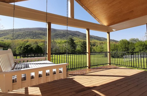 Buchanan House | Getaway and relax! Enjoy the James River with mountain views!