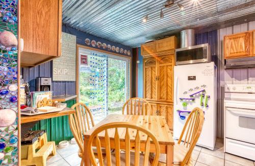 Rockaway Beach Hotel | Getaway Bar on Easy Street