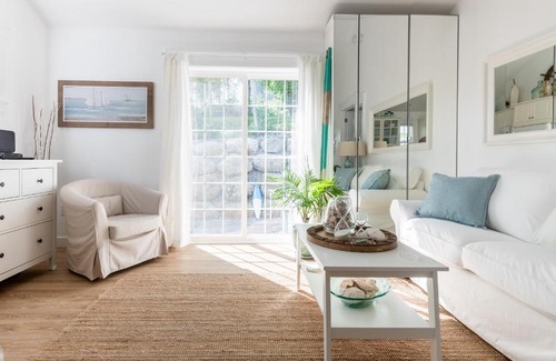 Mahone Bay House | Getaway by the Bay
