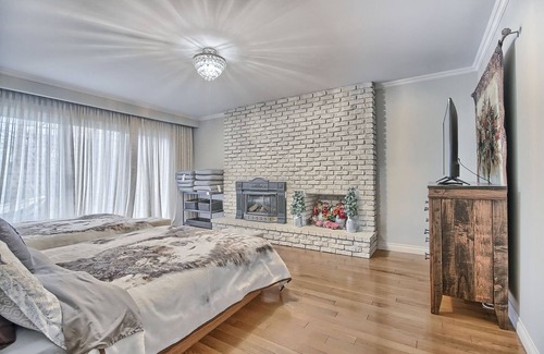 Henry Farm House | Getaway For You And Your Loved Ones. Book now or send request for any stay.