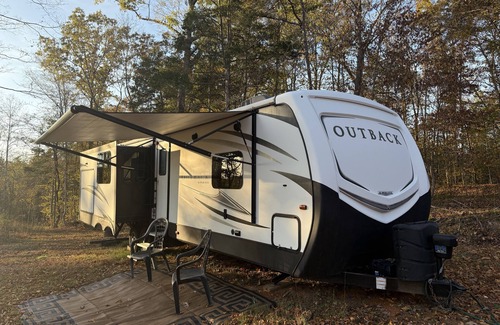 Nunnelly RV Rental | Getaway Glamper with fireplace