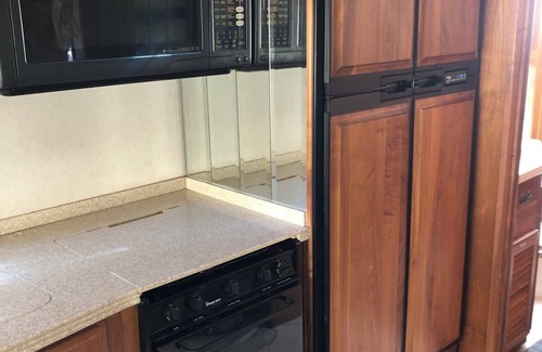 Bosque Farms House | Getaway in the Bosque Cozy RV in Charming Bosque Farms