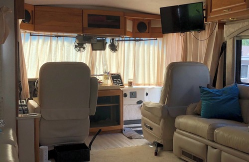 Bosque Farms House | Getaway in the Bosque Cozy RV in Charming Bosque Farms