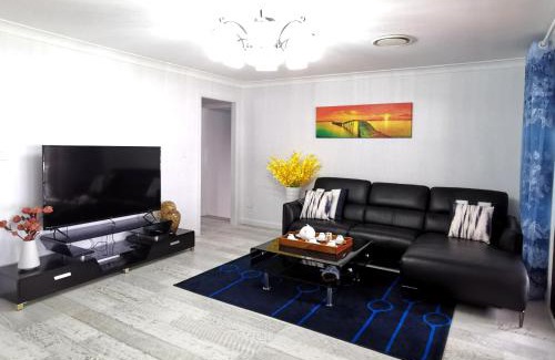 Chain Valley Bay House | Getaway Lakefront Environmental House on Lake Macquarie with Water View