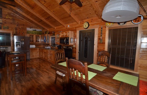 Huntsville Cabin | GETAWAY LOG CABIN with 2-ACRE POND FOR REST AND RELAXATION