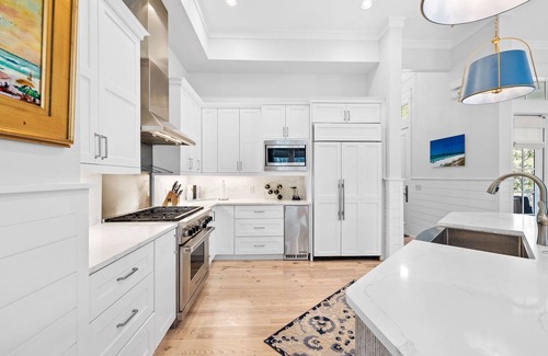 Cottage District House | Getaway This Fall to Oh Happy Day - Cottage District! Ping Pong Table!