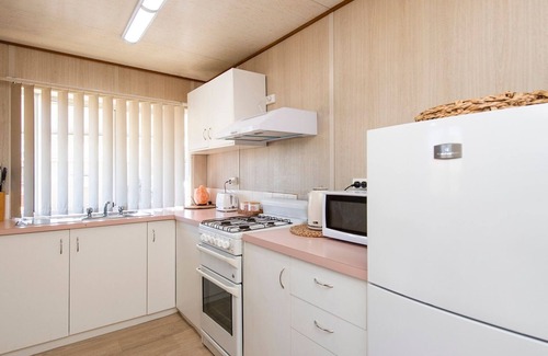 Broadwater Cabin | Getaway to Cabin 49- this charming, cute cabin located in the Geographe Holiday Park