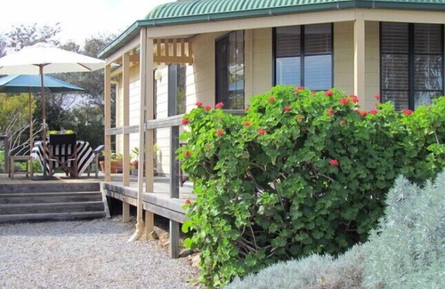 Sellicks Beach Cottage | Getaway! To Sellicks Beach to enjoy all this area has on offer. Sleeps 7