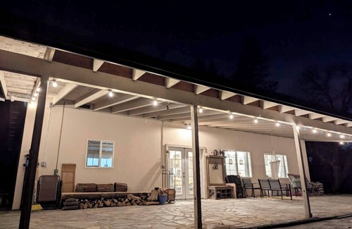Groveland House | Getaway to Yosemite with this Charming Relaxing 2 bed + 2 full bath lodge